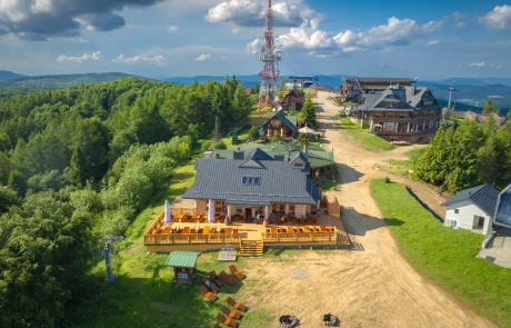 Restauracje_PKL_Krynica_Zdroj_Karczma_Harnas_1294_Jaworzyna_Krynicka_ogólne_z_drona