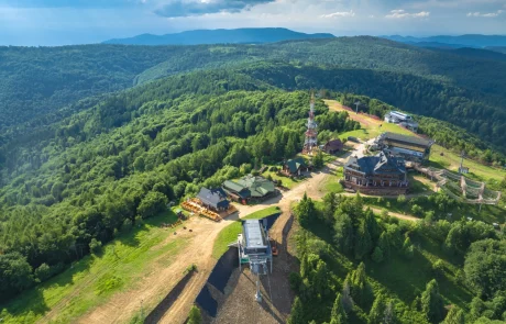 Restauracje_PKL_Krynica_Zdroj_Karczma_Harnas_1304_PKL_Jaworzyna_Krynicka_ogólne_z_drona